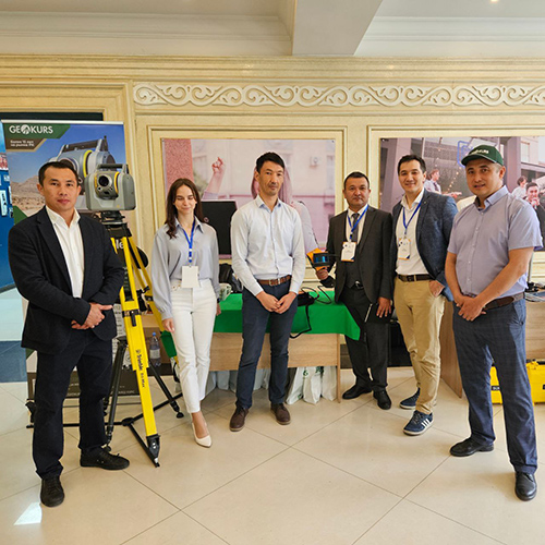 Команда Geokurs на мероприятии в Satbayev University